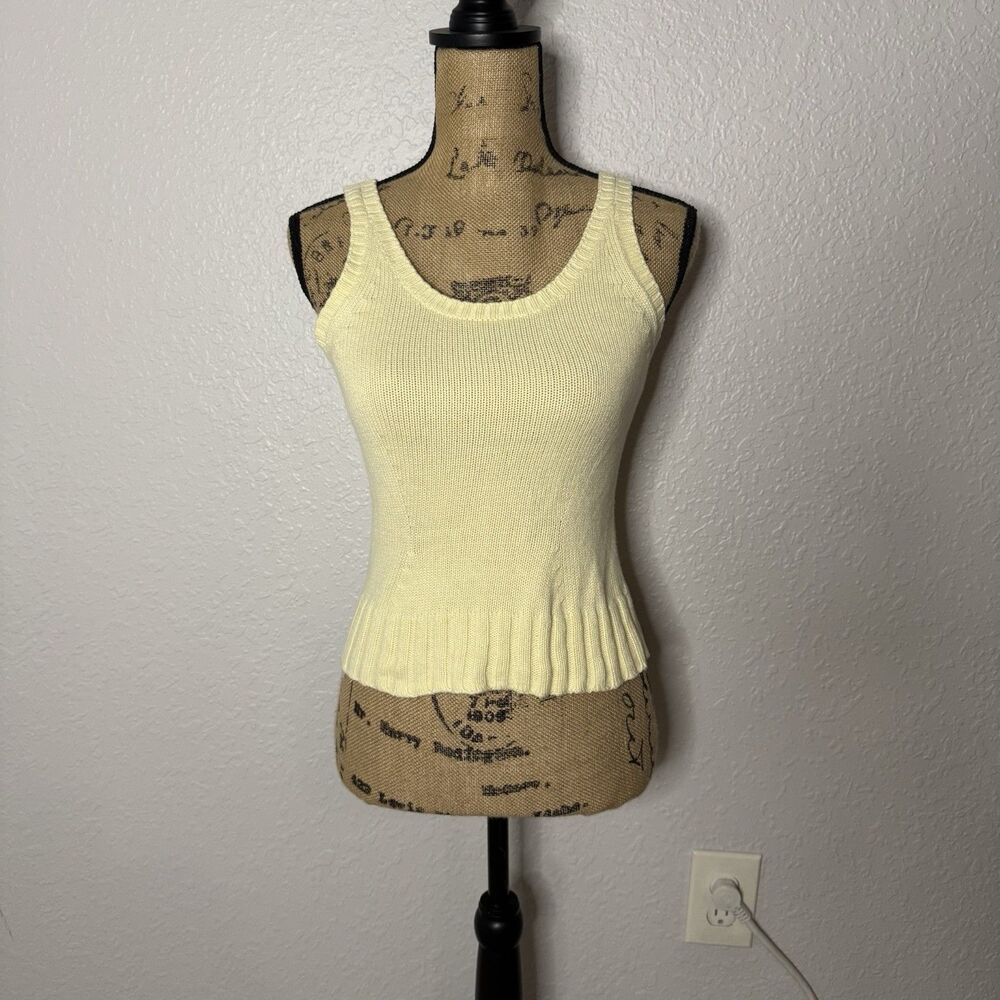 J Crew Yellow Knit Sweater Tank Size XS Preppy Y2K Cropped Slim Fit Scoop Neck